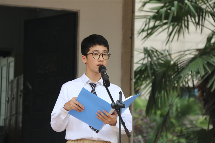 学生代表姜雨前发言，.JPG