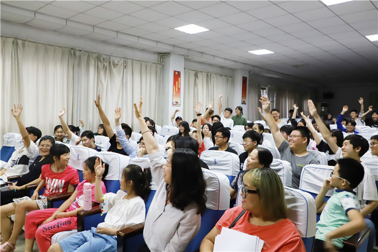 同学们跃跃欲试.jpg