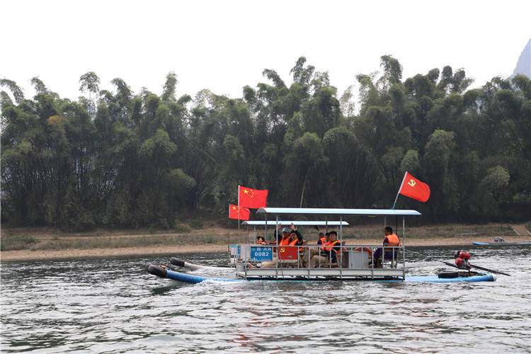 图片7：乘竹筏赏漓江.JPG
