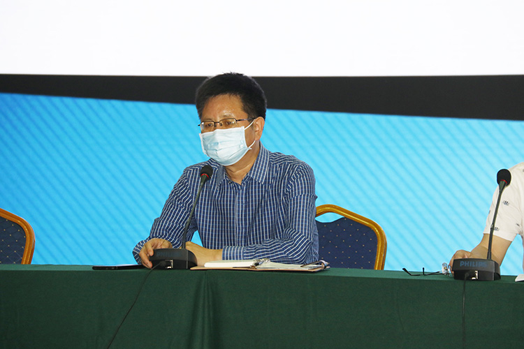 郑州中学党委书记、校长高正起做动员讲话.JPG