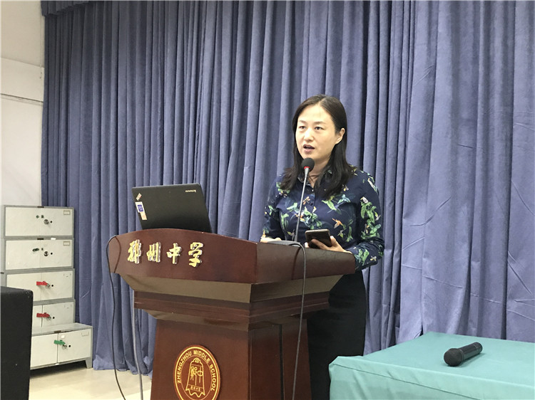 郑州中学副校长李兰做总结发言.jpg