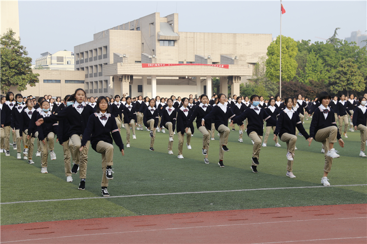 图8 展示自我.JPG