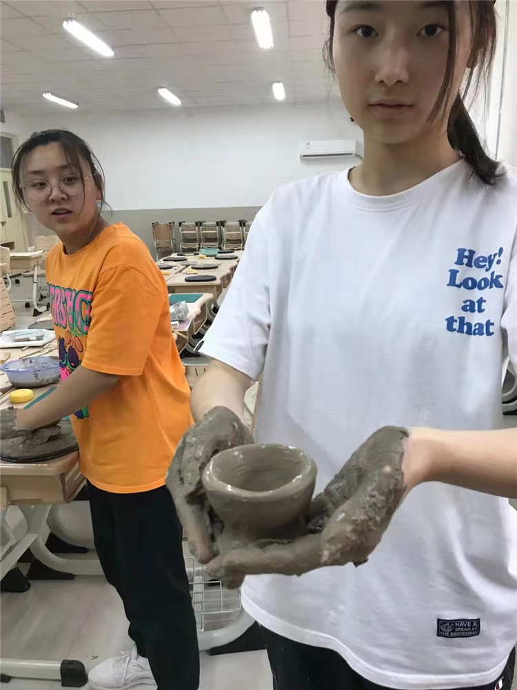 徐艺歌 陶瓷作品.jpg