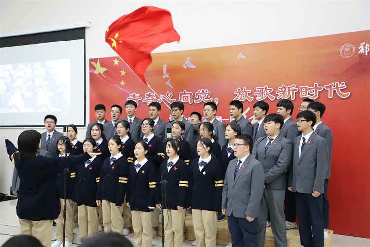 图片2：高一4班《中国军魂》.JPG