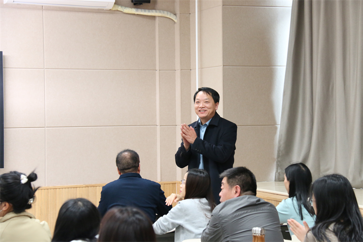 屈主任发言.jpg