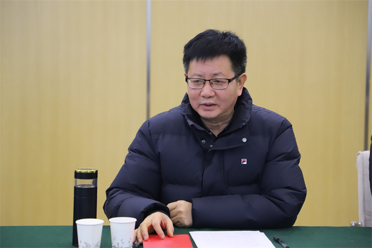 图6 新学期全体教工会上，郑州中学党委书记、校长高正起要求国际部教师具备新的教育观.jpg