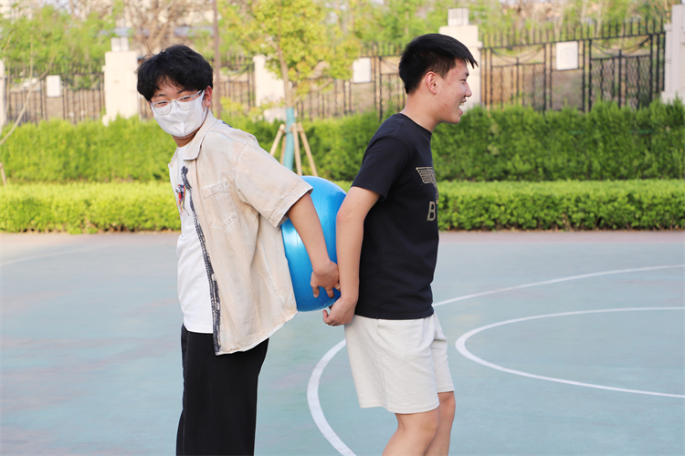 图片6：信任传球.JPG