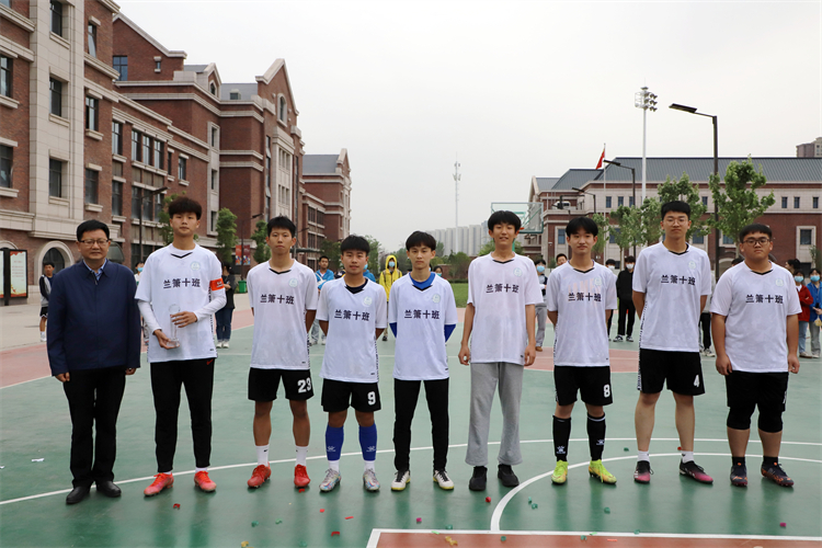 图4篮球赛颁奖1.jpg