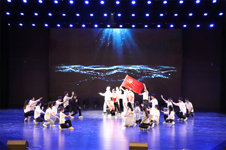 图片5：情景剧《孤勇者》.JPG