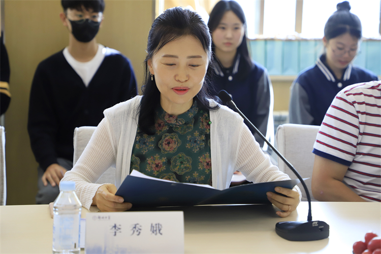 图片3：韩方留学生校长李秀娥致辞.JPG