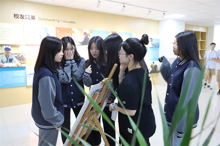 图片10：欢迎留学生加入社团.JPG