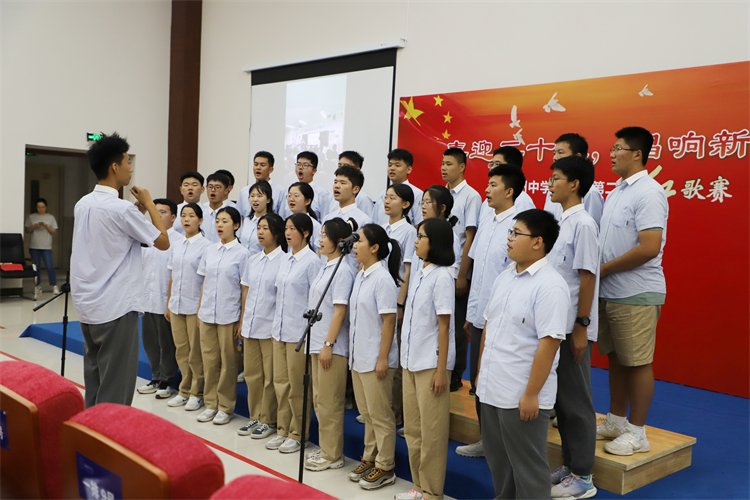 图片4：高二英语实验2班《我的祖国》.JPG