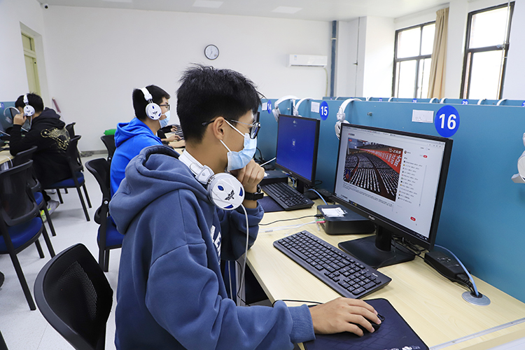 图片3：洞察思想政治教育前沿.JPG