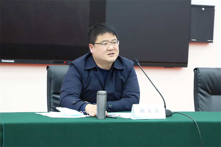 图三：郑州中学党委委员、校长助理田玉宝讲话.JPG
