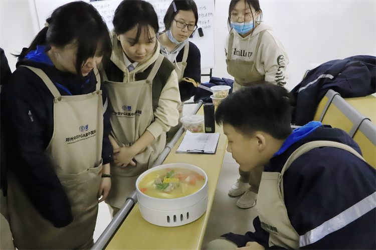 图片3：色香味俱全的杂粮排骨汤.png