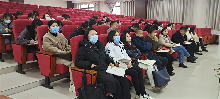 图片1：郑州中学高中部召开新学期教研组工作计划展示会.jpg