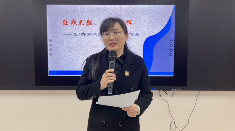 图六：师傅代表发言.jpg