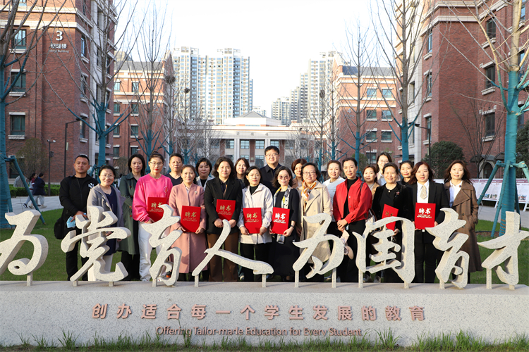 图片11：合影留念.JPG