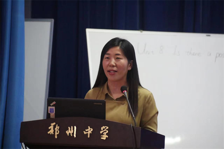 图片2-魏玮老师致开幕词.jpg