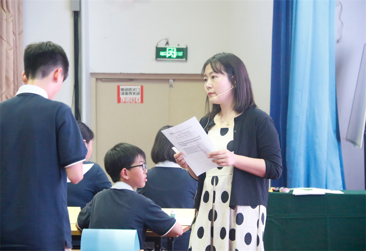 图片4-五十八中李婉婷老师进行精彩的课例展示.jpg