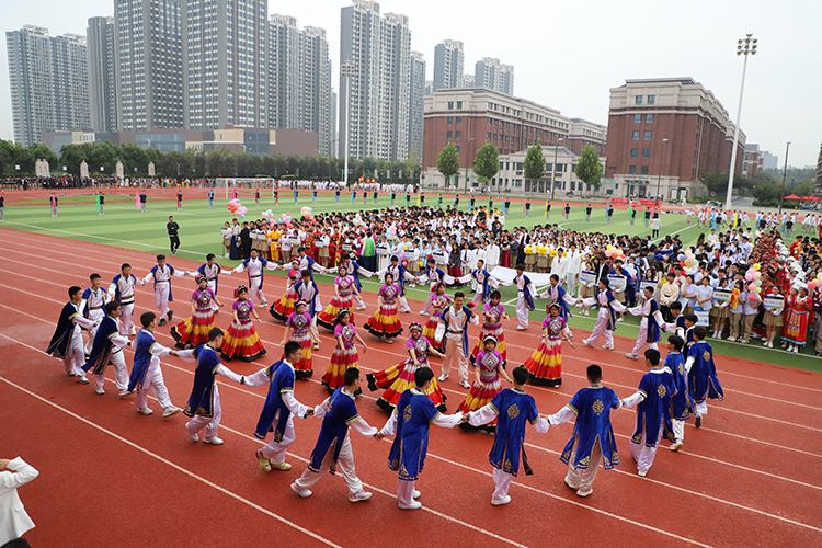 图片17：高一11班火把节.JPG