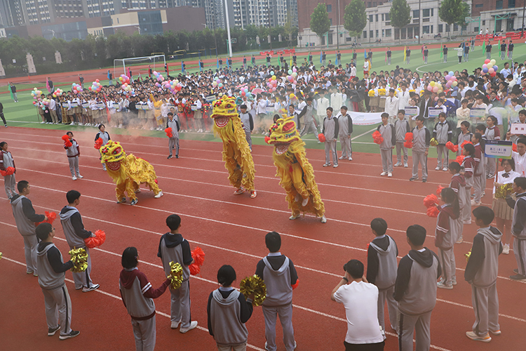 图片25：高二8班舞狮.JPG