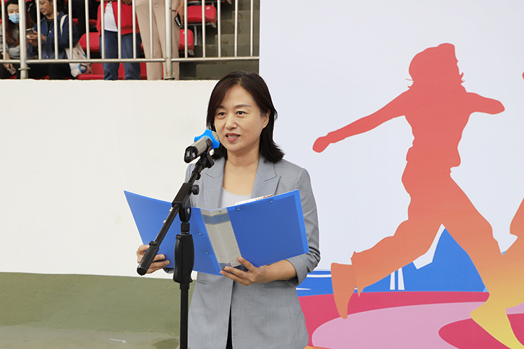 图片27：郑州中学党委委员、校长李兰致开幕辞.JPG