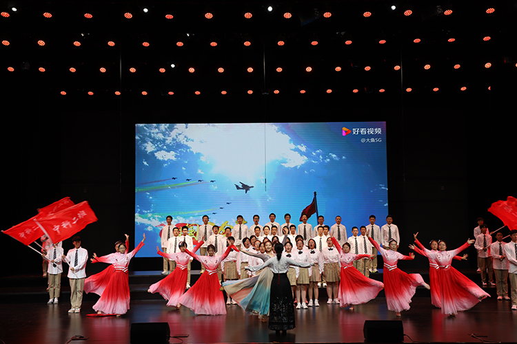 图片二 高一中科二班《祖国不会忘记》.JPG