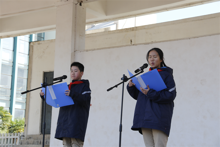 图片15国旗下演讲.png