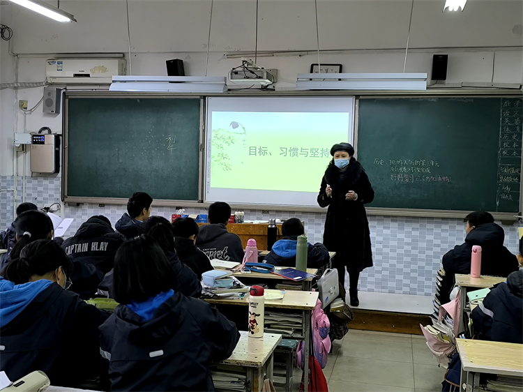 图片5：导师对学生的目标制订进行引导.jpg