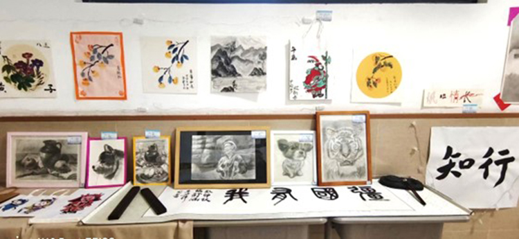 图5 八三班大气磅礴的作品展.jpg
