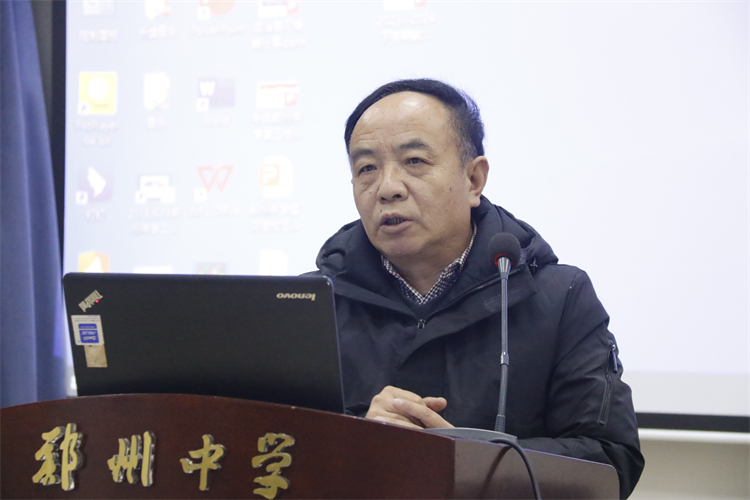图片4：党委副书记李文增安排新学期工作.JPG