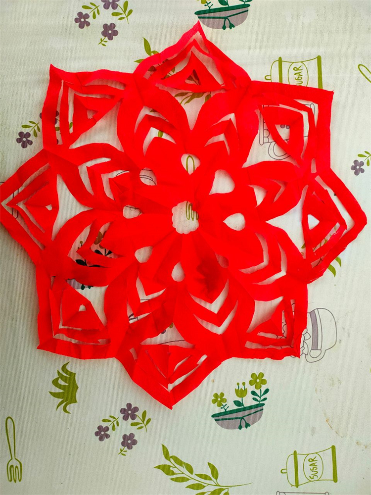 图片4：窗花——盛开的花朵.jpg