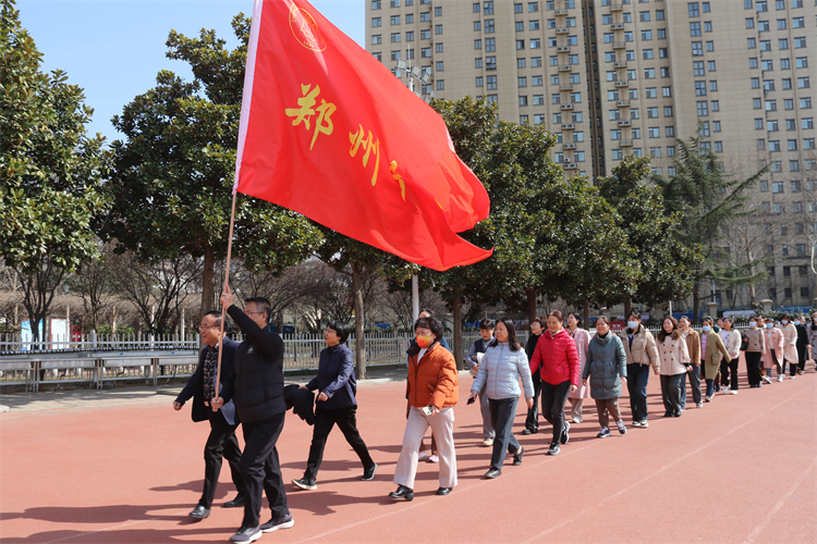图片5：党委副书记李文增带队领走.jpg