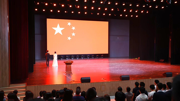 图2：唱国歌.jpg