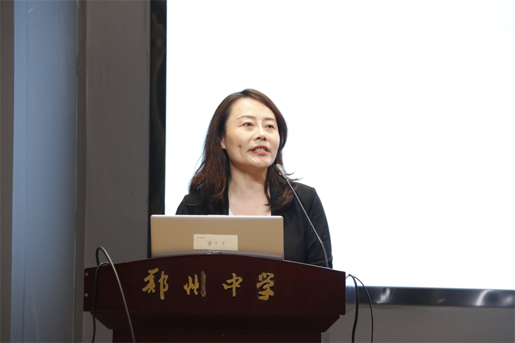 图5：郑州中学党委委员、副校长韩颖总结.jpg