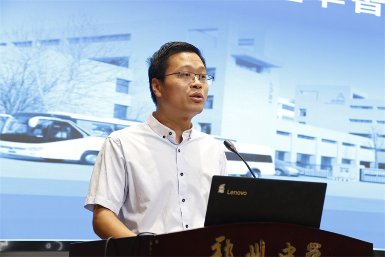 图片7：樱花街校区学生发展处主任张迎宾总结.JPG