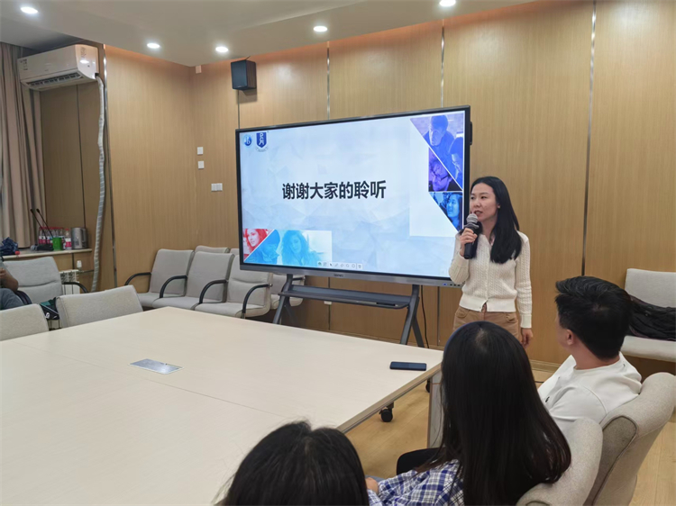 图5：PGA教学中心校长刘欣总结.jpg
