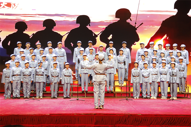 图6《打靶归来》.JPG