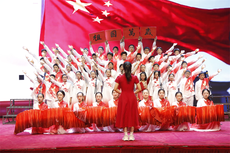 图7《我的祖国》.JPG