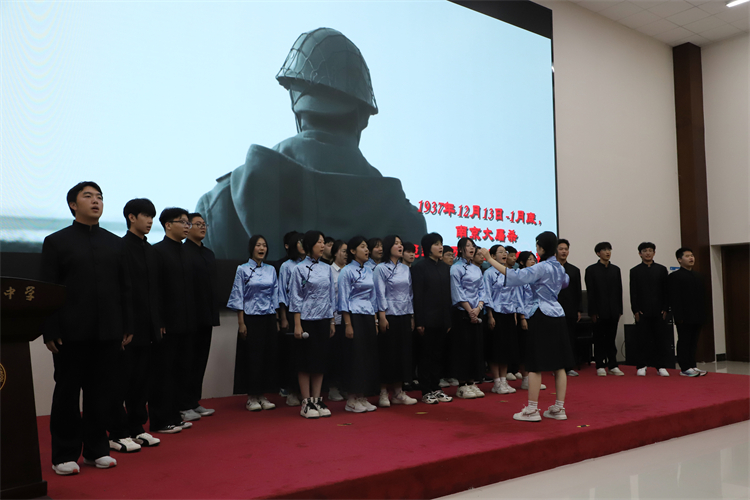 图片2：高二四班《映山红》《我和我的祖国》.JPG