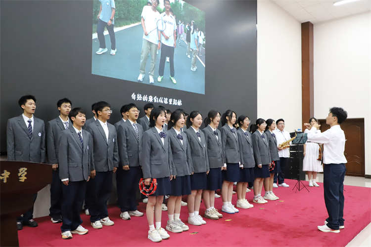 图片3：高二三班《我爱你中国》.JPG