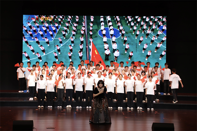 4.高一11班《少年中国说》.jpg