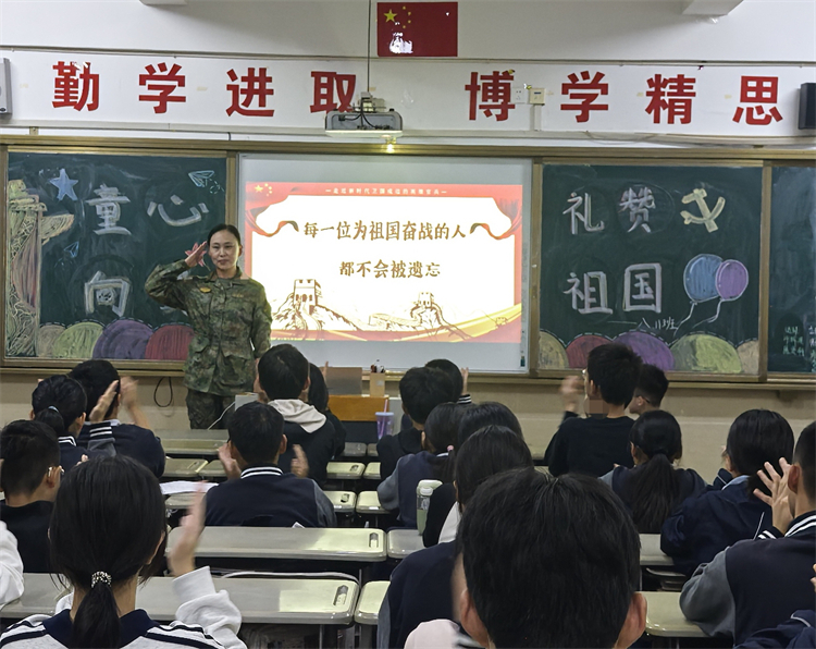 图片2：军人家长分享边防故事 .jpg