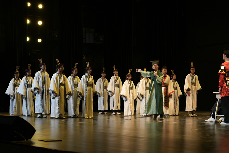 1765153387478008.jpg 图片6:《离骚》演出场景.jpg