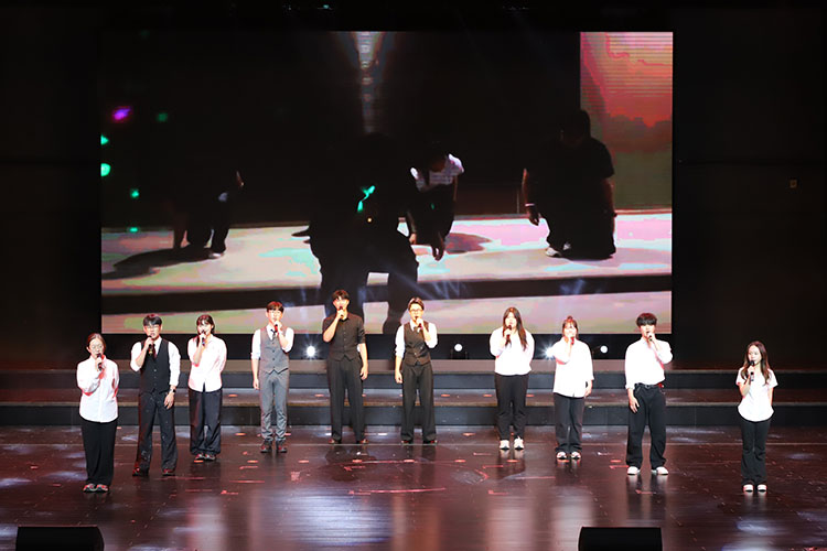 1778546928100538.jpg 图六:歌曲《青春舞曲》.JPG