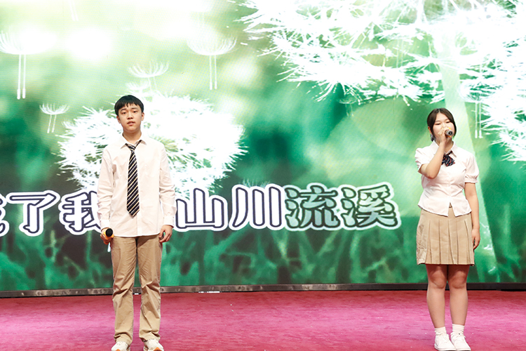 图7：九年级学子带来小合唱《是你》.jpg