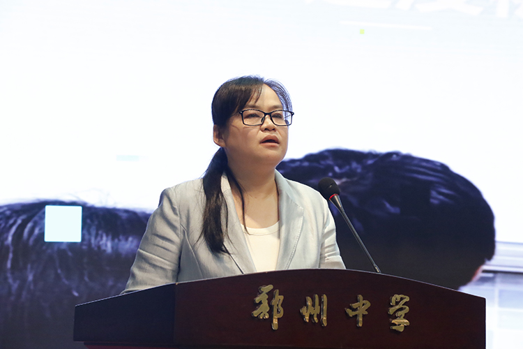 图9：九年级年级主任赵春艳发言.jpg
