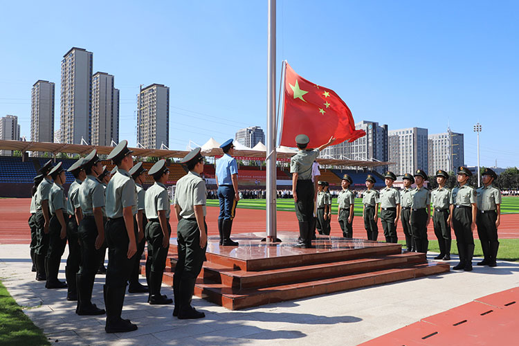 1788312791662553.jpg 图片2:升旗仪式.JPG