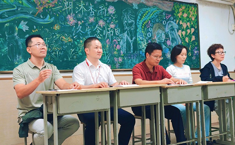 1791427075786891.jpg 图3:评委打分.JPG